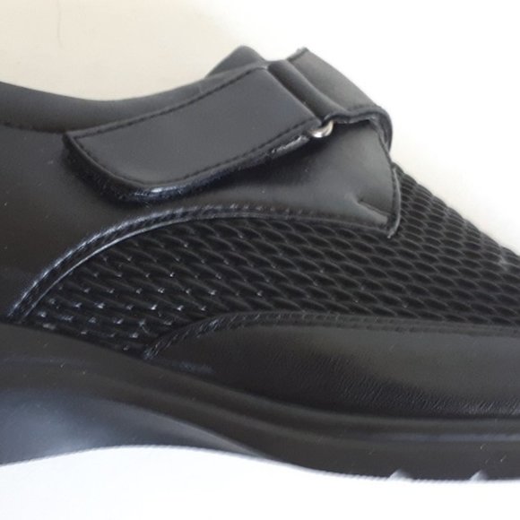 New Women's #1575 black shoe with strap - Picture 4 of 9